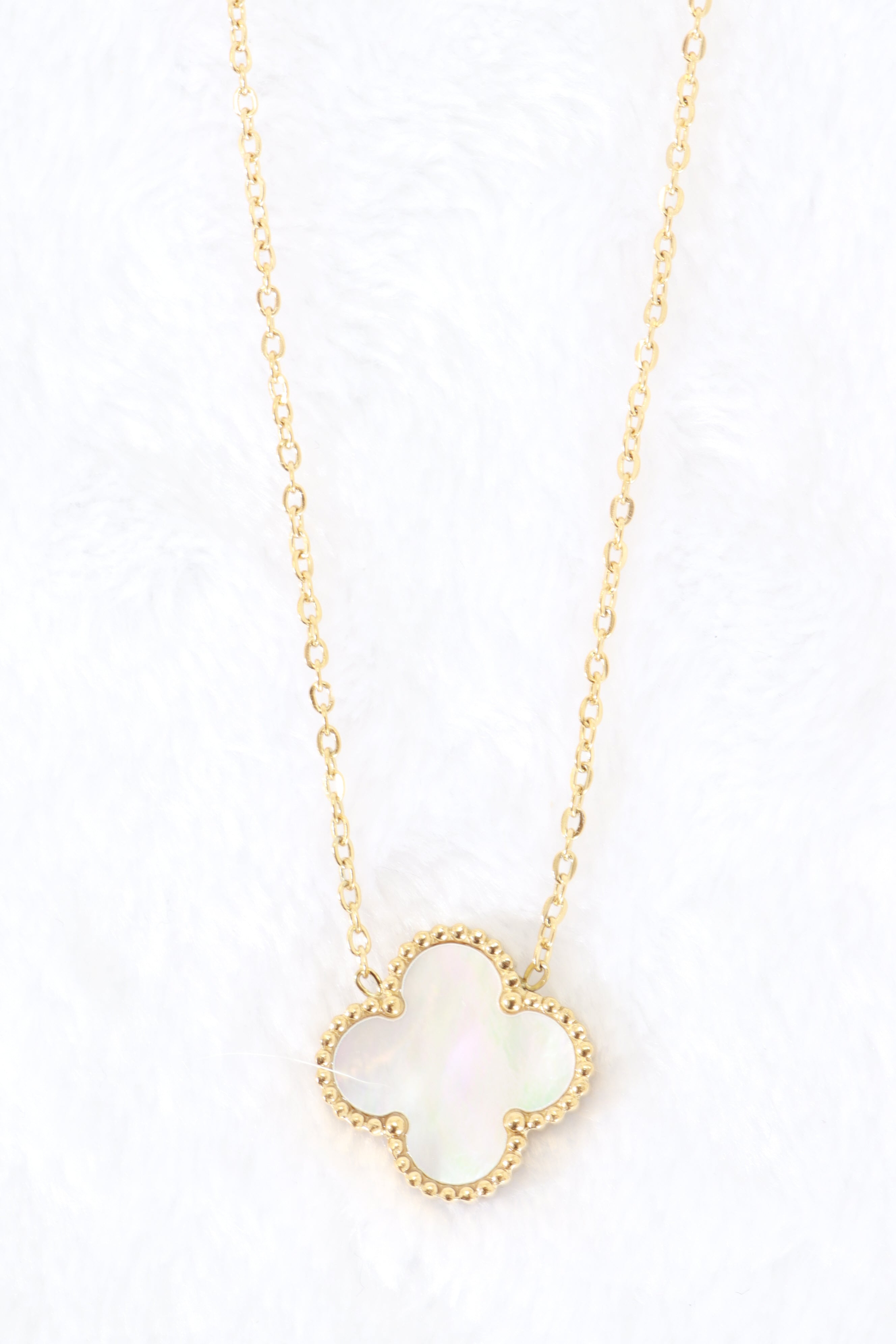 1pc Luxury Light Gold Lucky Clover Pendant Necklace 2023 New Design  Fashionable And Versatile With Exquisite Gift Box, Perfect For Party, Made  Of Stainless Steel For Women's Snake Chain | SHEIN