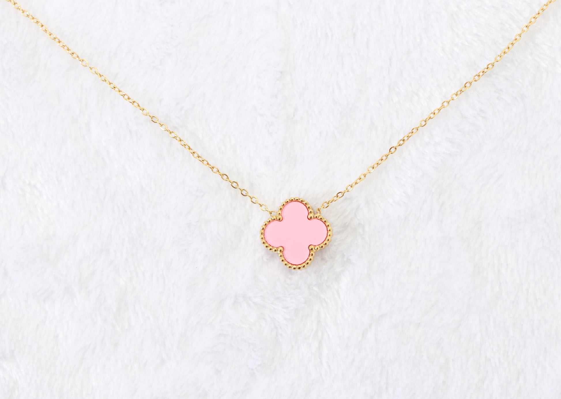 AuXchange Gold Jewelry Yellow Gold Blue Sapphire Clover Necklace